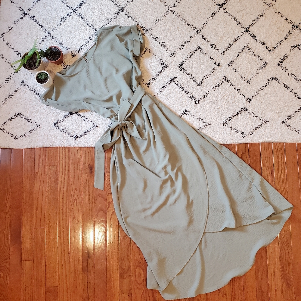 MOVING: MAKE OFFER Seafoam green dress